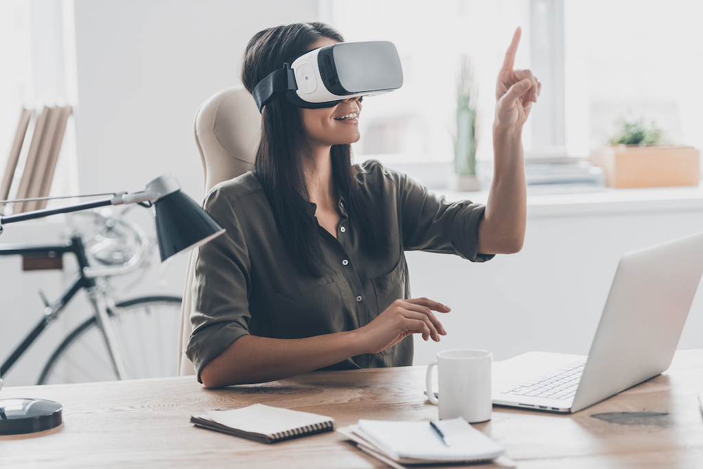 Przewodnik po wirtualnej rzeczywistości w 2022 r.: szybki przegląd branży, najlepsze słuchawki VR i najnowsze przełomy